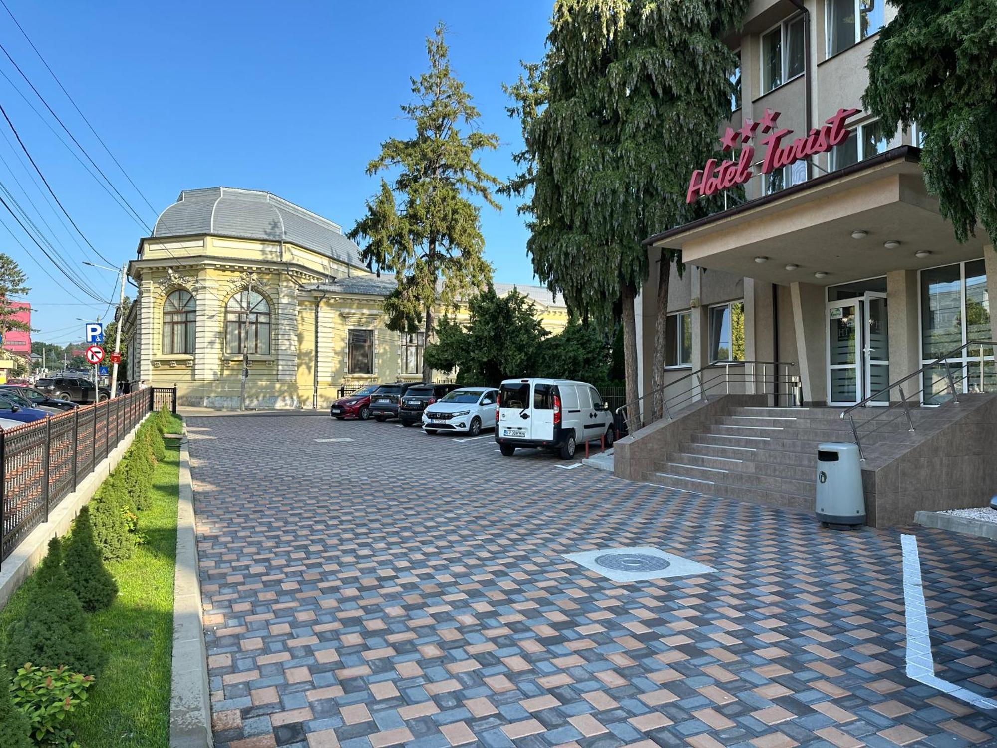 Hotel Turist Fălticeni Eksteriør bilde